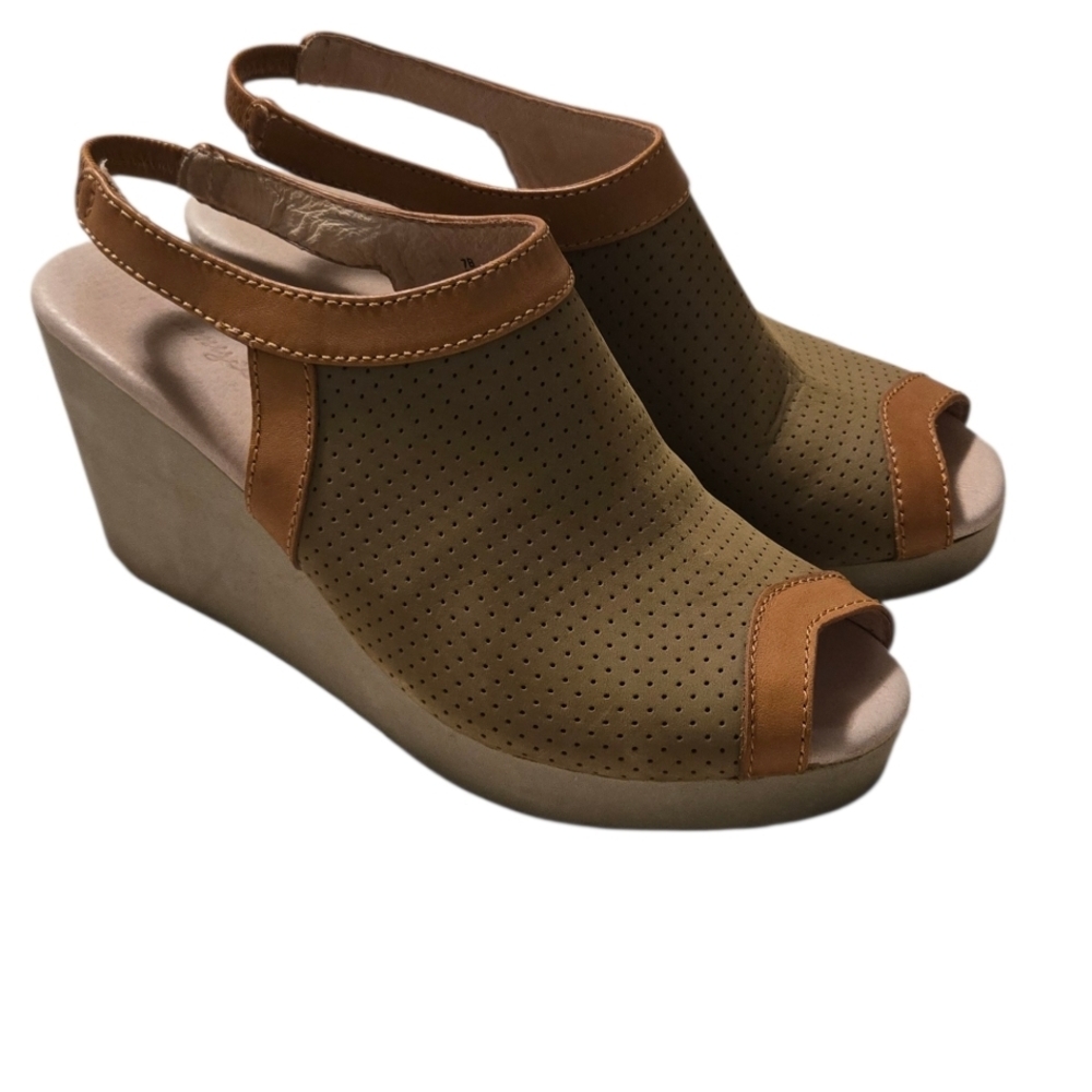Tommy Bahama  Coastal Resortwear Tan Wedge Sandals resort wear vacation